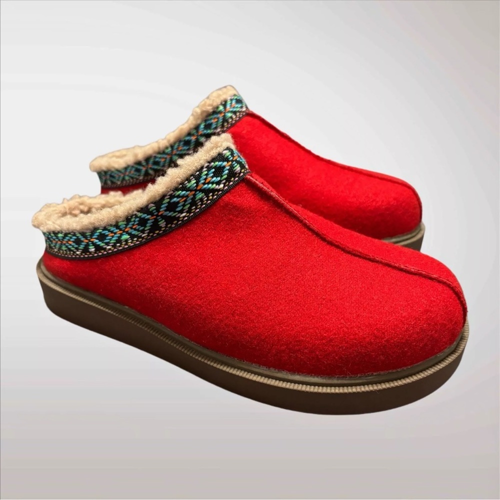 G.C Vibrant Red Slippers with Soft Lining and Decorative Collar Size 6